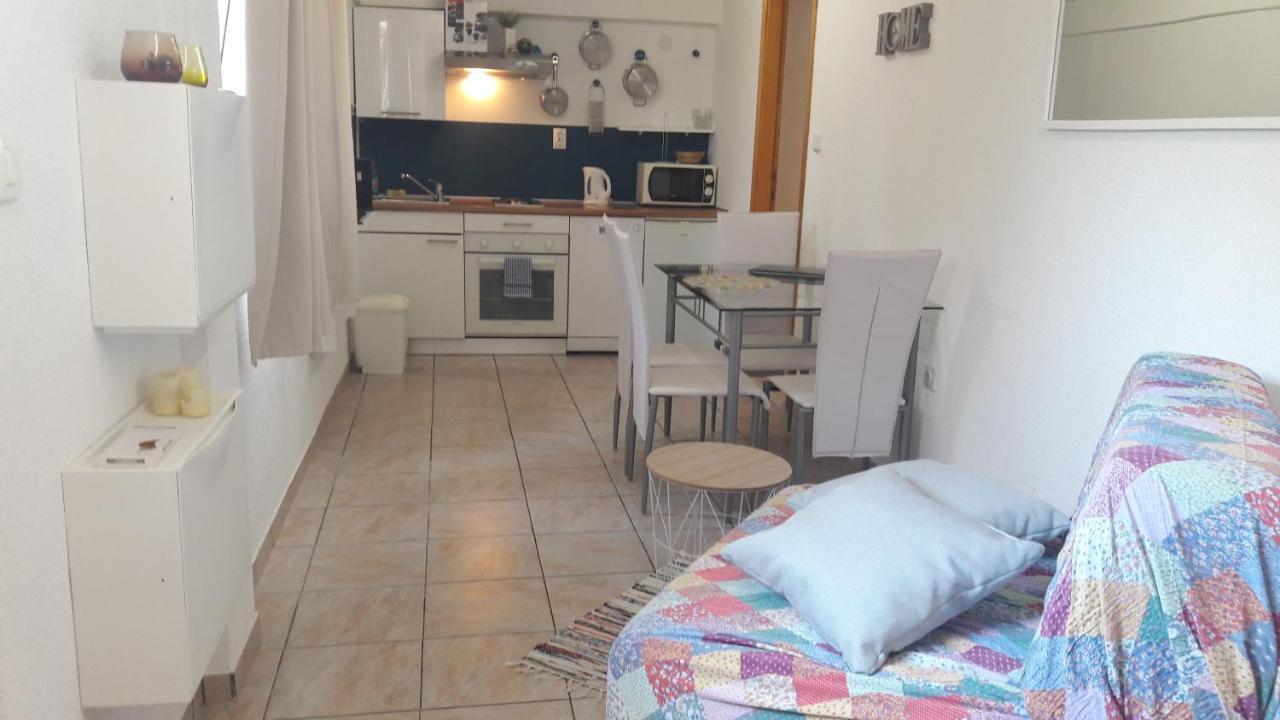 Apartments Villa Natali - Heating Pool Трогир Екстериор снимка