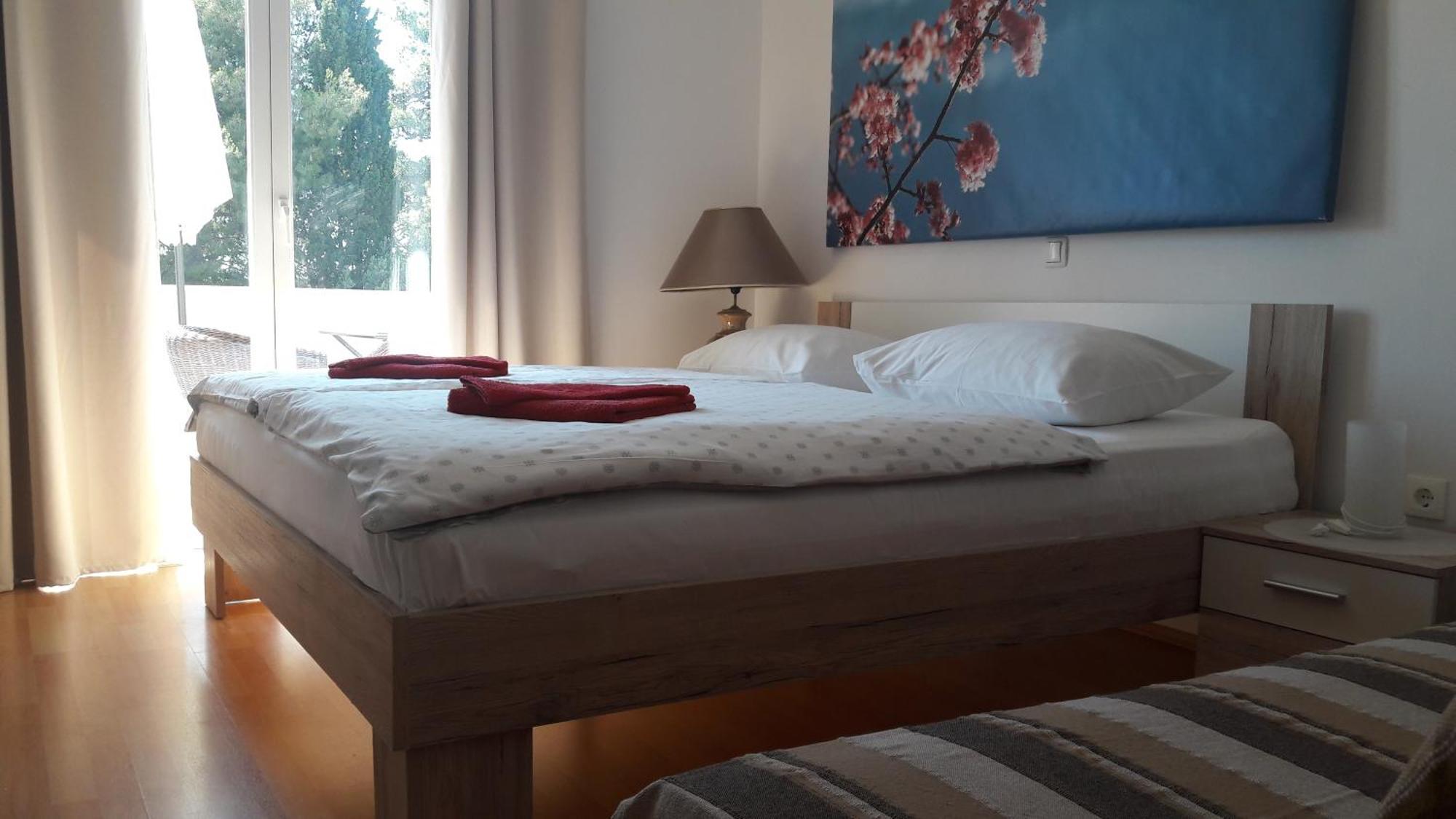 Apartments Villa Natali - Heating Pool Трогир Стая снимка