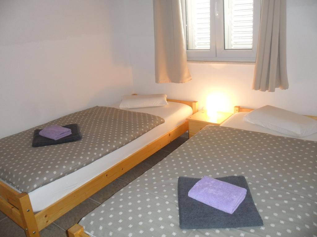 Apartments Villa Natali - Heating Pool Трогир Екстериор снимка